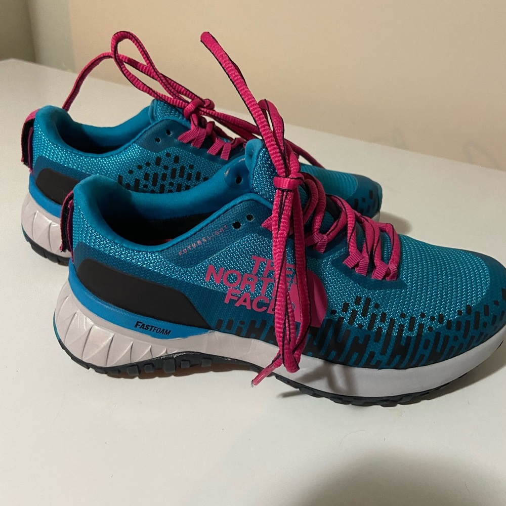 New the north face sneakers
